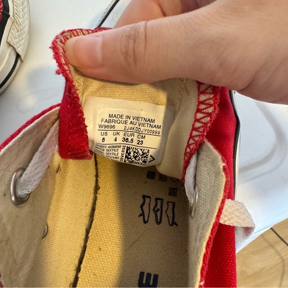 Chuck Taylor All Star Red Converse SZ 6 - Picture 4 of 6